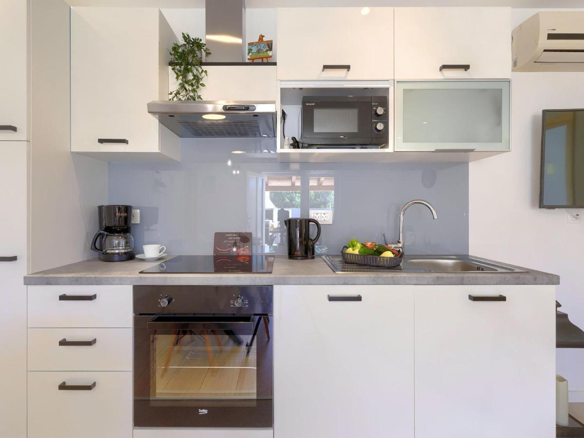 Holiday Home Laura By Interhome Pula Bagian luar foto