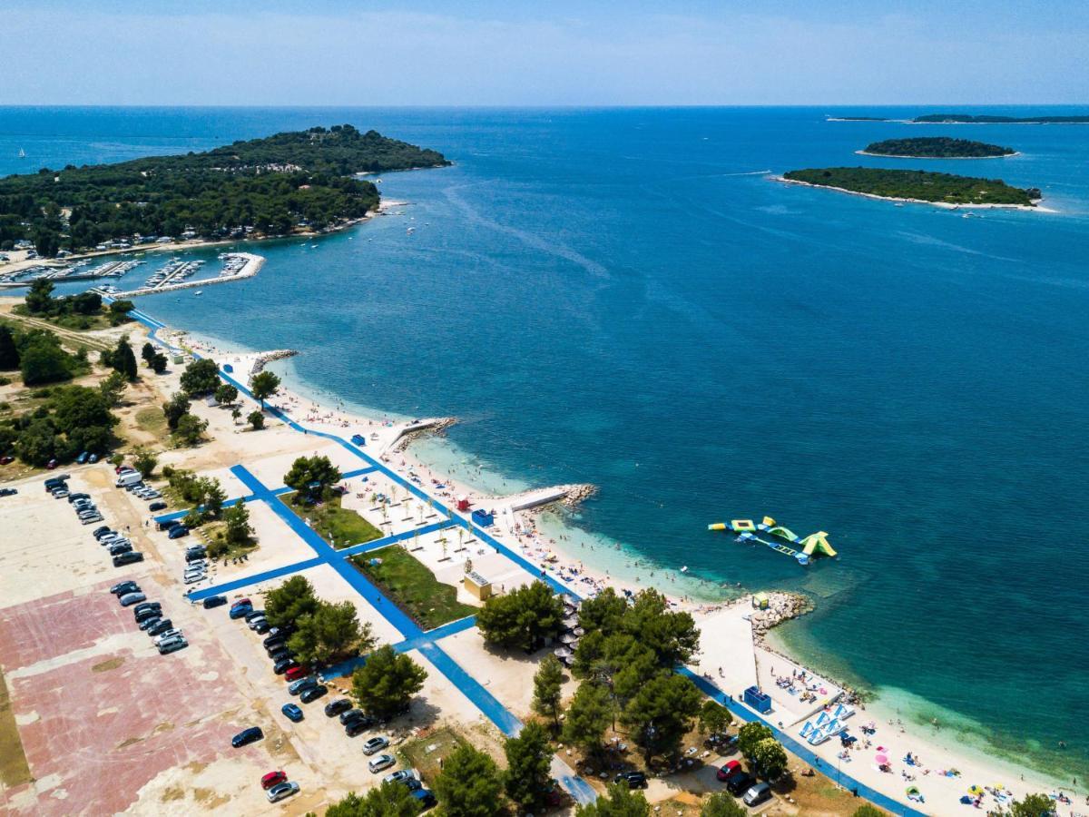 Holiday Home Laura By Interhome Pula Bagian luar foto
